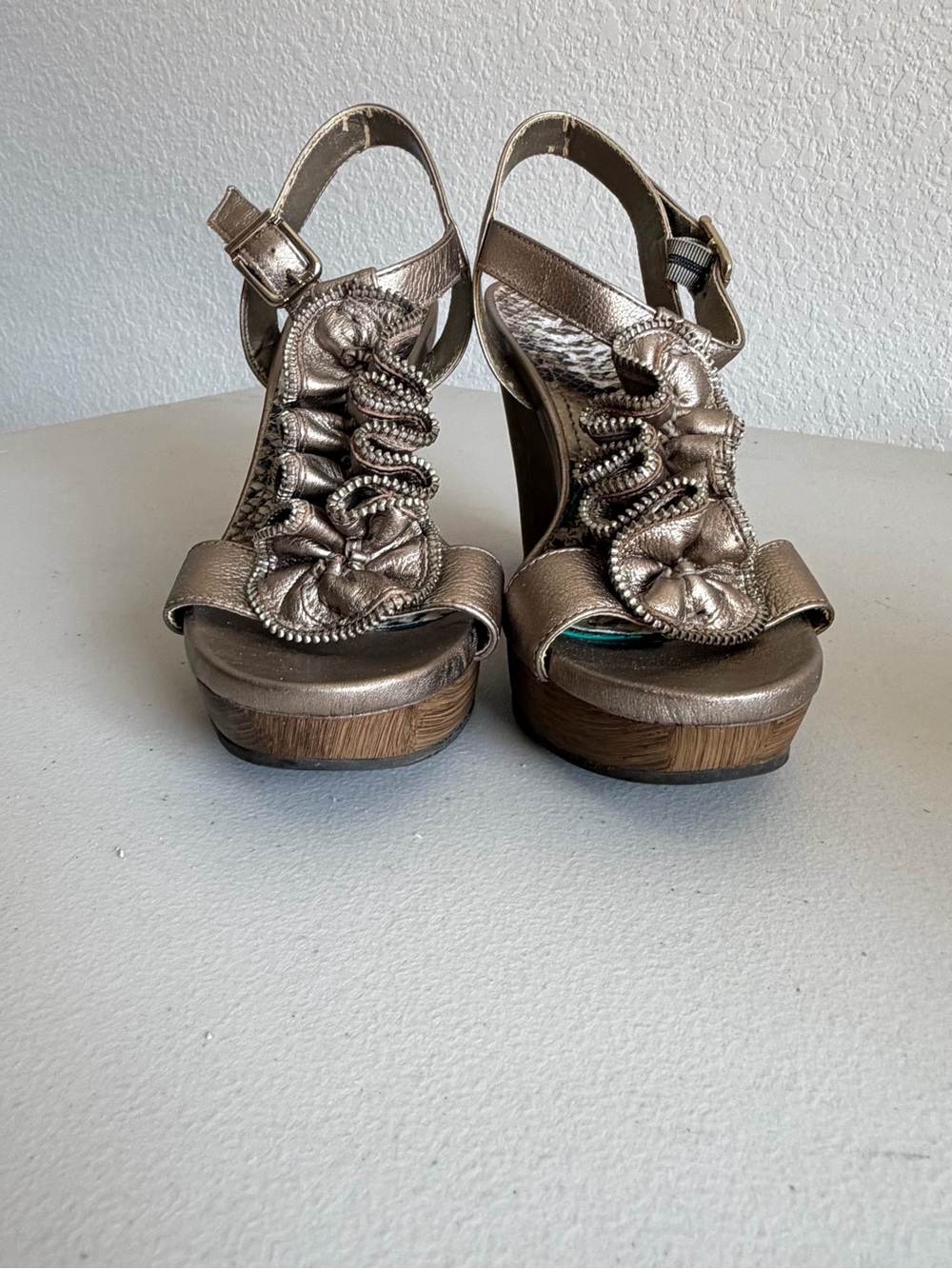 Gianni binni y2k ELLE Metallic Platform wood wedges Decorative Zipper Bow rare